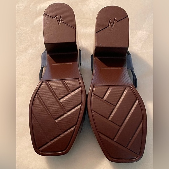 House of Harlow 1960 Platform Sandals. They go with everything! Like new! - Picture 7 of 10